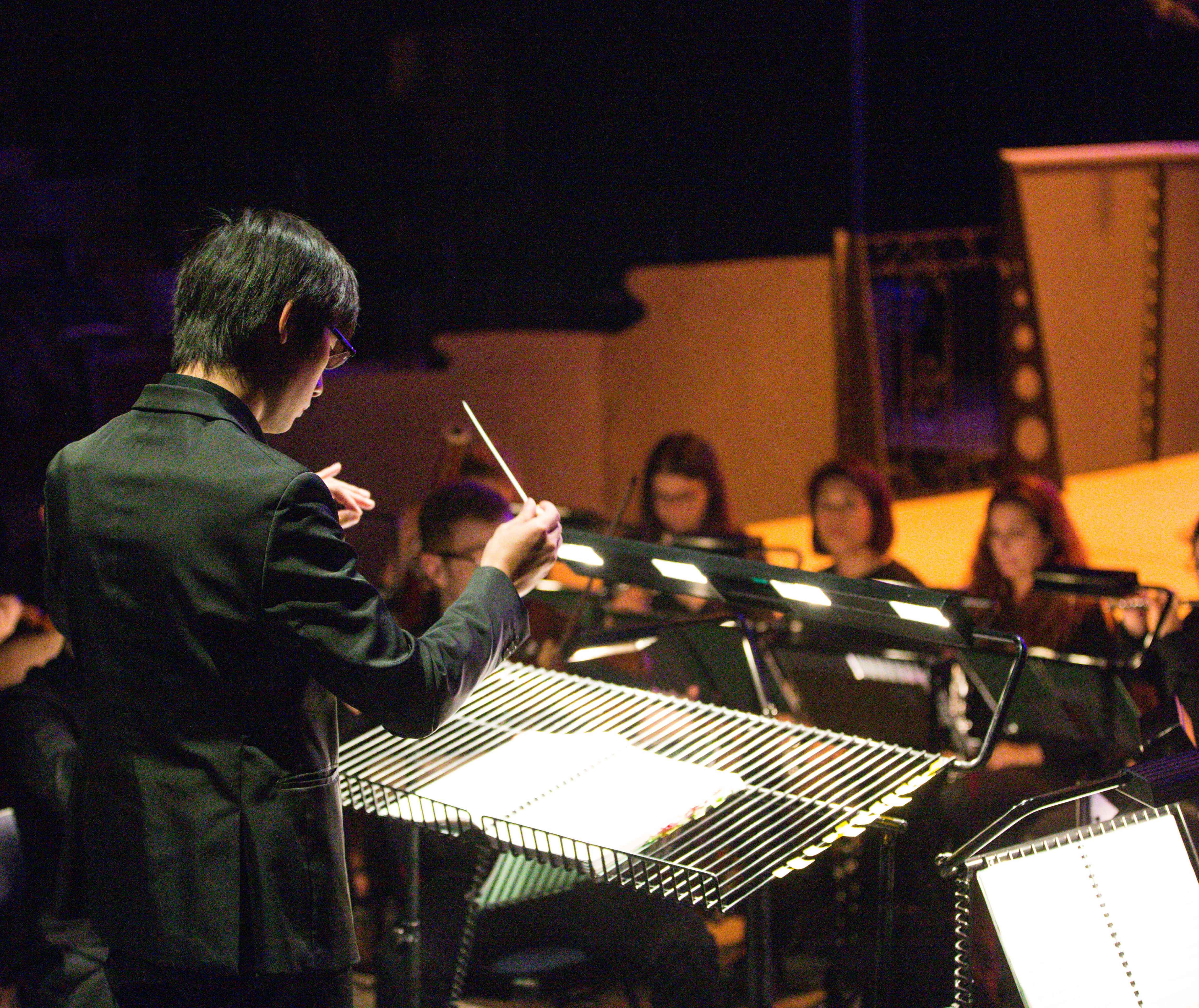 conductor with band